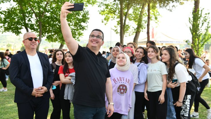 Genç başkan ve gençler festivalde buluştu
