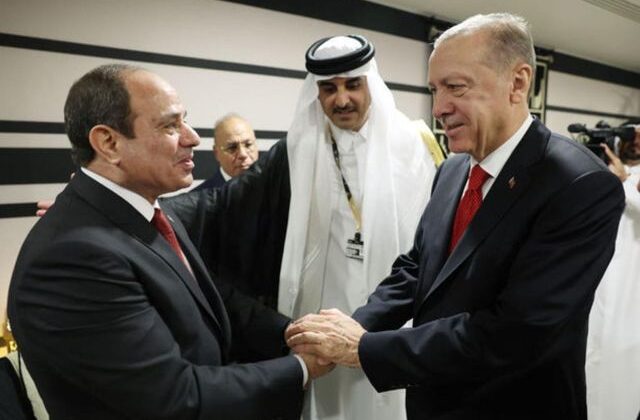 Erdoğan, “Asla görüşmem” dediği Sisi ile el sıkıştı, sırada başka bir lider daha var
