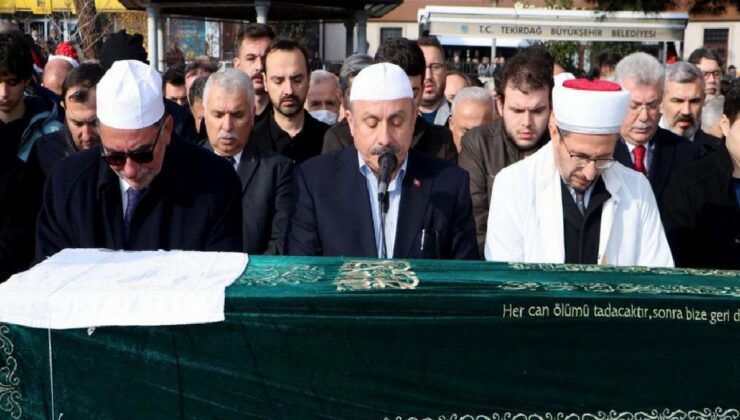TBMM Lideri Mustafa Şentop, kuzeninin cenaze namazını kıldırdı
