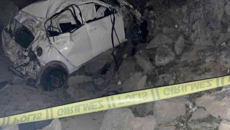 Adana’da kontrolden çıkan otomobil Çakıt Çayı’na uçtu: 1 ölü 2 yaralı