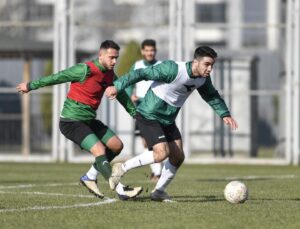 Bursaspor, U19 takımı ile hazırlık maçı yaptı