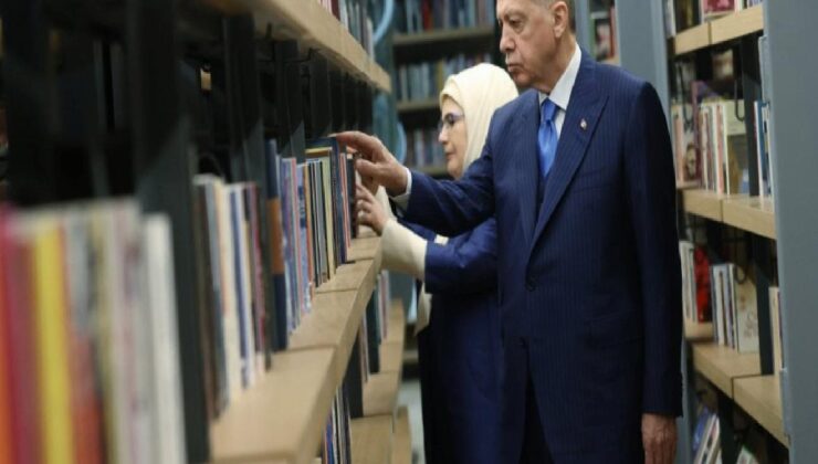 Cumhurbaşkanı Erdoğan Rami Kütüphanesi’ni gezdi