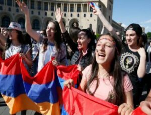 Ermenistan, kadınlara gönüllü askerlik hizmeti önerecek