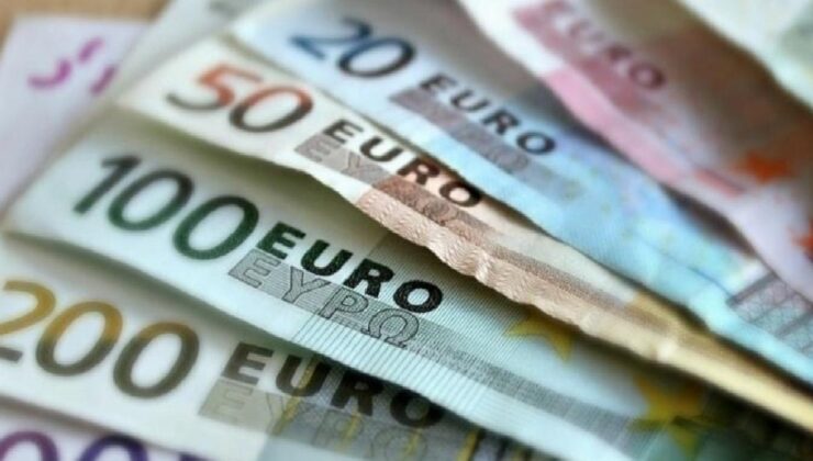 Euro banknotlar 21 yaşına girdi