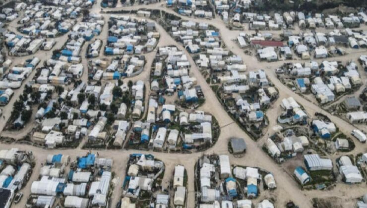 İdlib’de kış ayları kamplardaki hayatı zorlaştırıyor