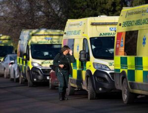 İngiltere’de ambulans çalışanlarından yeni grev dalgası