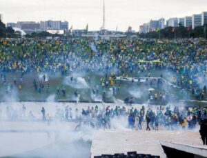 Lula: Güvenlik güçleriyle Bolsonaro yanlıları iş birliği yaptı