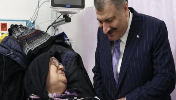 Sıhhat Bakanı Koca, yılbaşında İstanbul’daki hastaneleri ziyaret etti