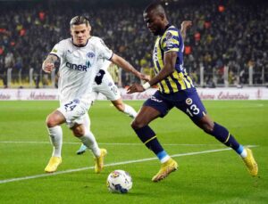 Spor Toto Süper Lig: Fenerbahçe: 2 – Kasımpaşa: 1 (İlk yarı)