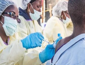 Uganda’da ebola salgını bitti