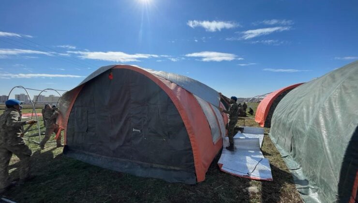 10’uncu Komando Tugayı çadır kurma faaliyetine devam ediyor