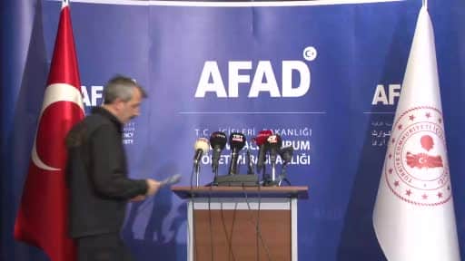AFAD Başkanı Sezer: ” Depremzedelere verilecek olan tüm imkanları bakidir”