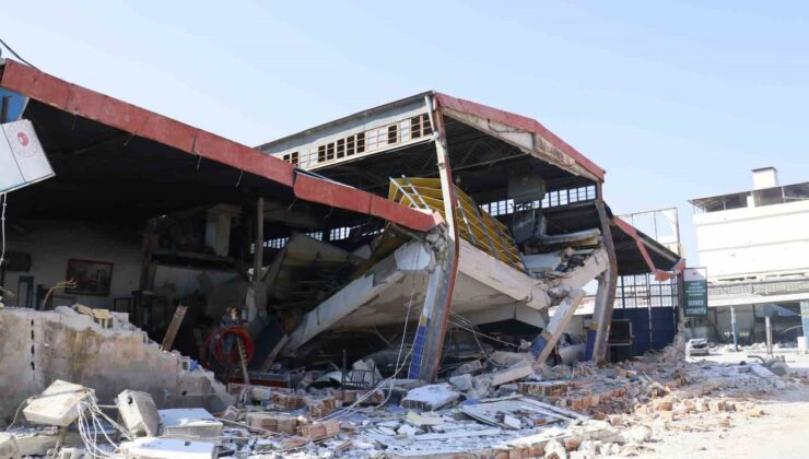Antakya’da depremde sanayi sitesi de yerle bir oldu