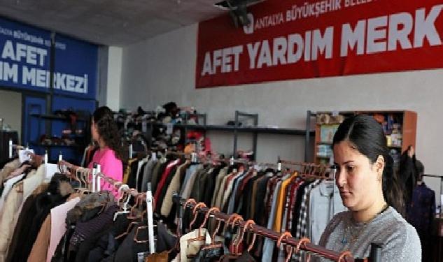 Antalya Büyükşehir Belediyesi Depremzedeler İçin Doğu Garajı Giyim Bankası Açtı