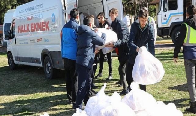 Antalya Büyükşehir depremzedelere 100 bin ekmek gönderdi