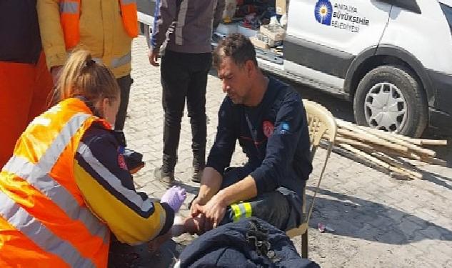Antalya Büyükşehir Sağlık Ekipleri Deprem Bölgesinde Görev Başında