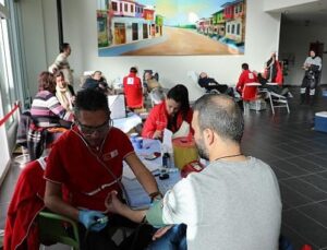 Antalya Büyükşehir’den depremzedeler için kan bağışı kampanyası