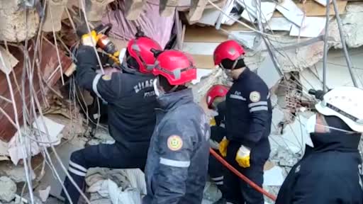 Azerbaycanlı ekip, Kahramanmaraş’ta 53 kişiyi kurtardı