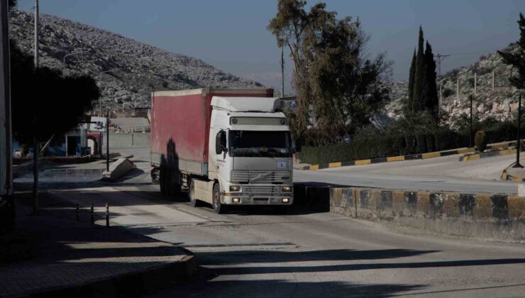 BM’nin Suriye’ye ilk konvoyu Türkiye sınırından geçti