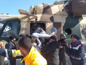 Çelikhan’ın köylerinden 213 kişi helikopterlerle tahliye edildi