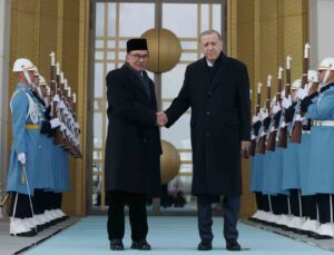 Cumhurbaşkanı Erdoğan, Malezya Başbakanı Enver İbrahim’i kabul etti