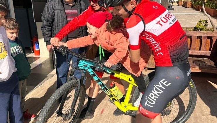 Dağ Bisikleti Milli Takımı’ndan depremzede çocuklara moral etkinliği