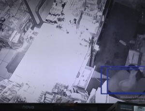 Deprem anı marketin güvenlik kamerasına böyle yansıdı