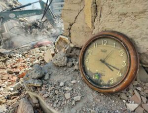 Deprem bölgesinden Bursa’ya dönen ekipten çarpıcı fotoğraflar