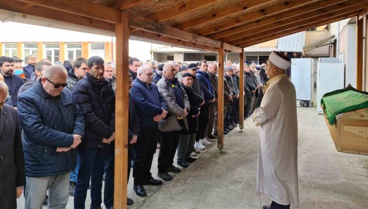 Depremde hayatını kaybeden öğretmen Karabük’te defnedildi