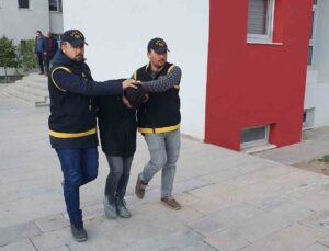 Depremde hayatını kaybeden şahsı soyan zanlı Adana’da yakalandı