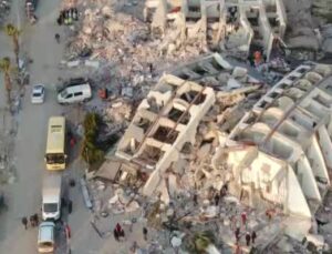 Depremin 8’inci gününde harabeye dönen Hatay’daki yıkım havadan görüntülendi