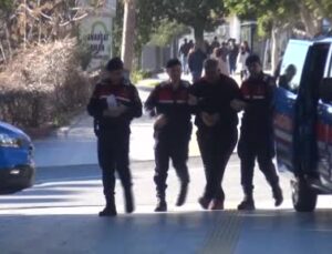 Hatay’da yıkılan Kule Apartmanının müteahhidi Antalya’da depremzedelerin kaldığı otelde yakalanarak tutuklandı