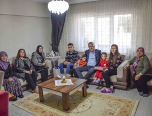 Karacabey’e yerleşen depremzedelere Başkan Özkan’dan ziyaret