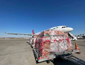 Katar’dan Türkiye ve Suriye’ye 43 tonluk yardım