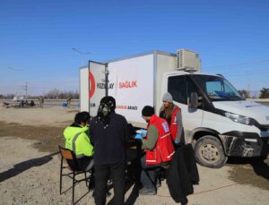 Kızılay mobil sağlık araçları ilk gün 600’den fazla depremzedeye ulaştı