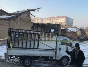 Konya’daki yangında 7 kişilik aile çatının çökmesi sonucu hayatını kaybetmiş