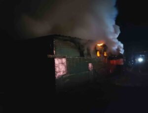 Marmaris’te prefabrik ev tamamen yandı