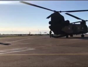 MSB: “CH-47 tipi ağır nakliye helikopterleri de arama-kurtarma çalışmalarına katılacak Hava Kuvvetleri personelini Hatay’a taşıyor”