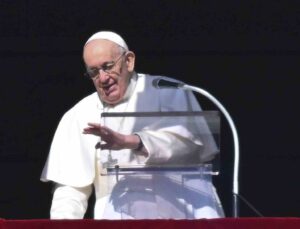 Papa Francis: “Türkiye ve Suriye’deki depremzedelere dualarımızla ve desteğimizle yakın olmaya devam etmeliyiz”