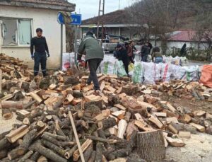 Vatandaşlar deprem bölgesine odun göndermek için seferber oldu