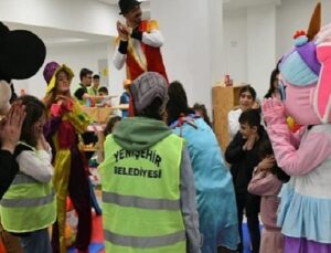 Yenişehir Belediyesi depremden etkilenen çocukları unutmuyor
