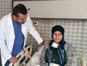 Daha önce 3 kez ameliyat olduğu tiroid kanserinden Egekent Hastanesi’nde kurtuldu