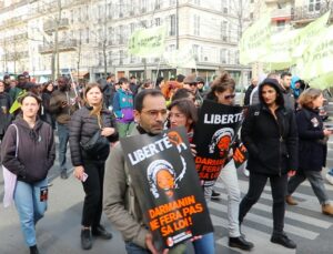 Fransa’da göç yasası protesto edildi