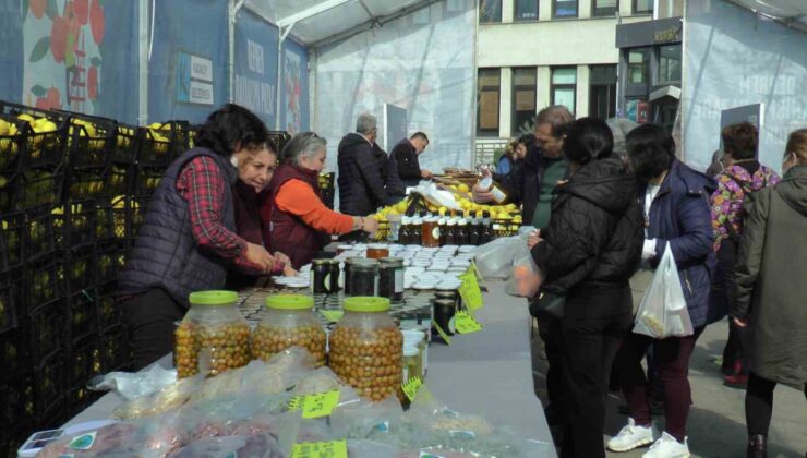 Kadıköy’de depremzede yerel üreticilere destek için Dayanışma Pazarı yeniden kuruldu