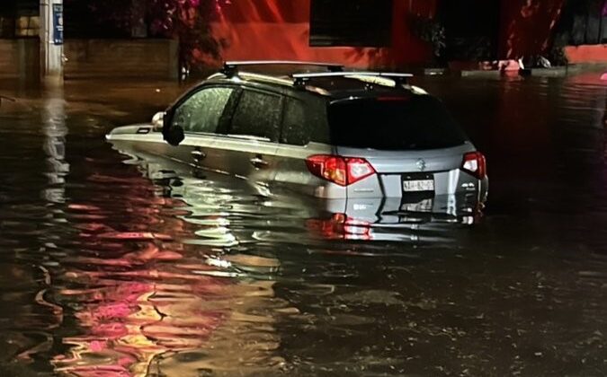 Meksika’yı sel vurdu, yollar sular altında kaldı: 5 ölü