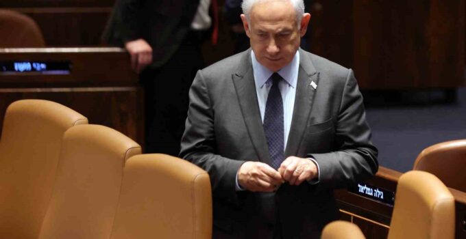 Netanyahu: “Yargı düzenlemesinin ikinci ve üçüncü okumaları bir sonraki meclis oturumuna ertelendi”