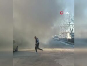 Park halindeyken yanmaya başlayan araç hurdaya döndü