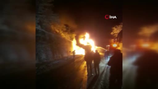 Polisleri taşıyan otobüs Zigana Dağı’nda alev alev böyle yandı