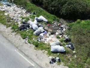 Arnavutköy’de tekstil atıkları ormanlık alanları çöplüğe çevirdi