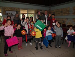 Başkan Ergün, Kırkağaç’ta depremzede aileleri ziyaret etti